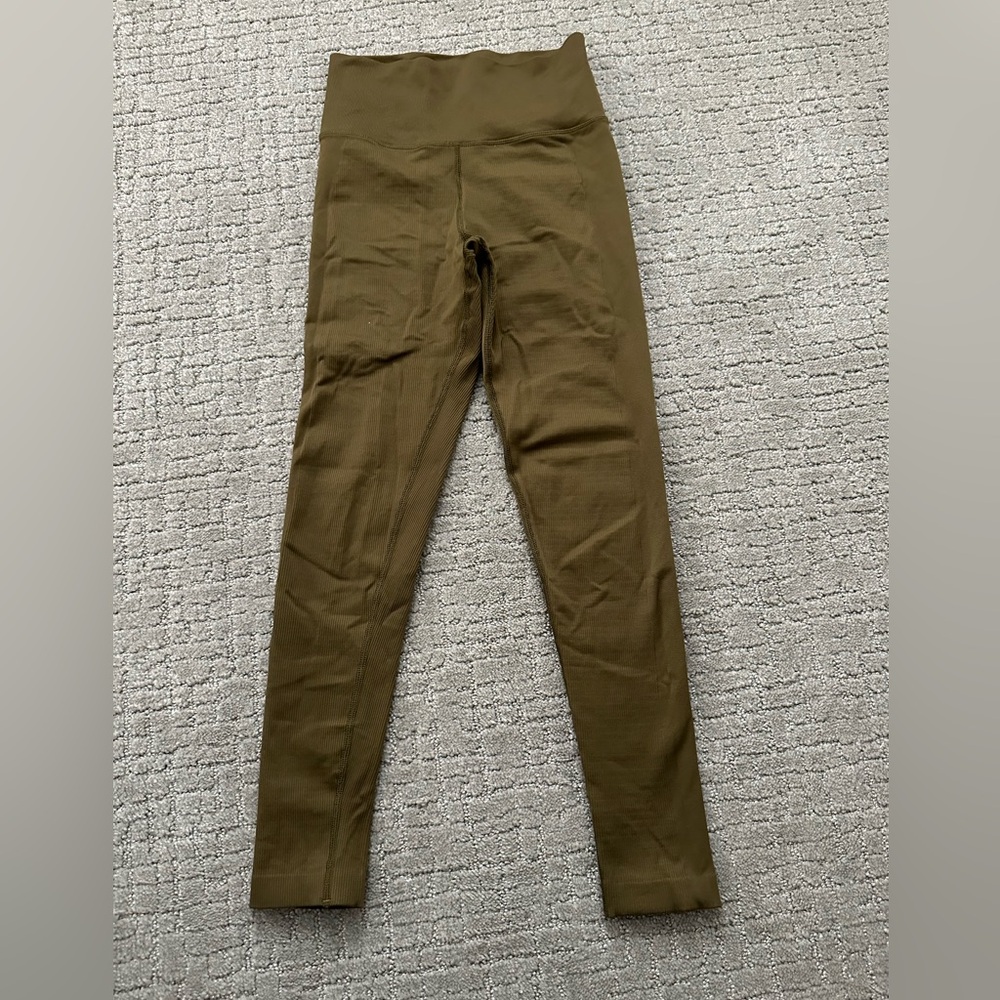 Athleta Aurora Seamless High-Waist Leggings Ribbed Crop Olive
Green, XS EUC - Picture 6 of 7